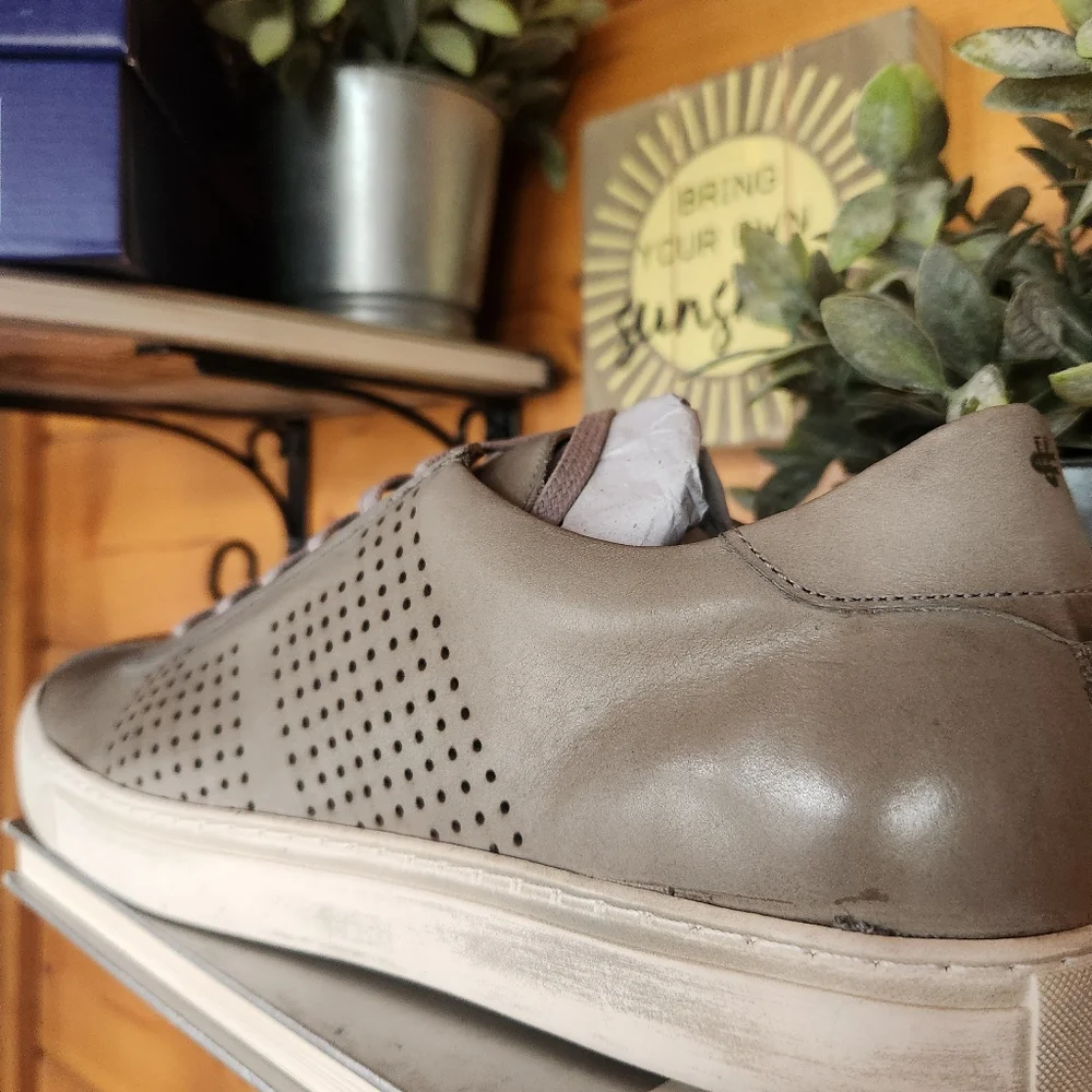 Brother United 💙 NEW Manor St Olive Washed Napa Perf Leather Fashion Sneaker 13
